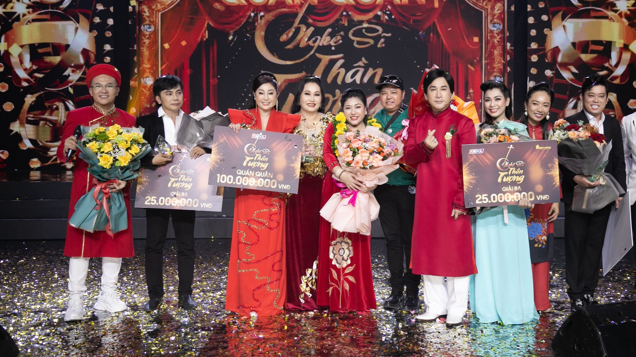 Thanh Hằng, Thoại Mỹ khóc nghẹn vì phần hóa thân của "bản sao" NSƯT Diệu Hiền 6 Thanh Hằng, Thoại Mỹ khóc nghẹn vì phần hóa thân của bản sao NSƯT Diệu Hiền - ảnh 5